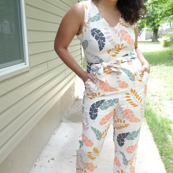 AVANT-GARDE CREAM LEAF PRINT JUMPSUIT - Picture 5 of 9